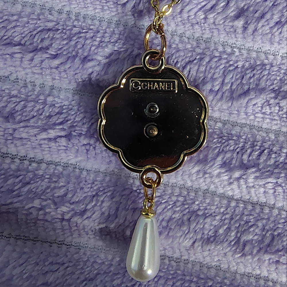 Chanel Pink/White Clover Zipper Pull Pendant/18k Gold Plated Chain. - Picture 6 of 6
